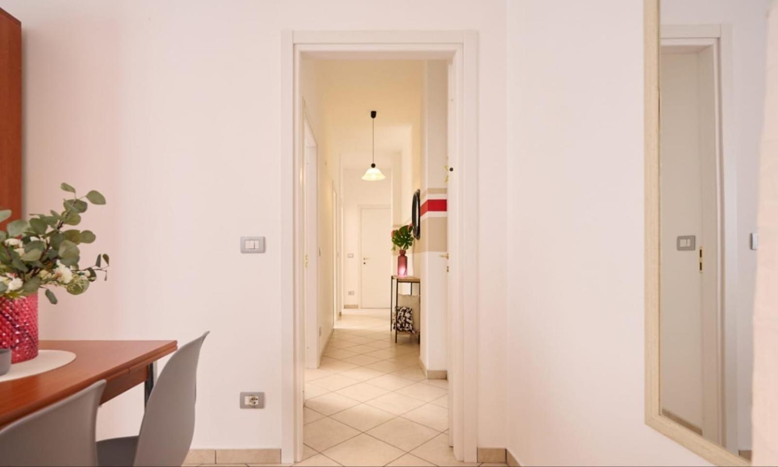 Homeserra 2 Bologna Bagian luar foto